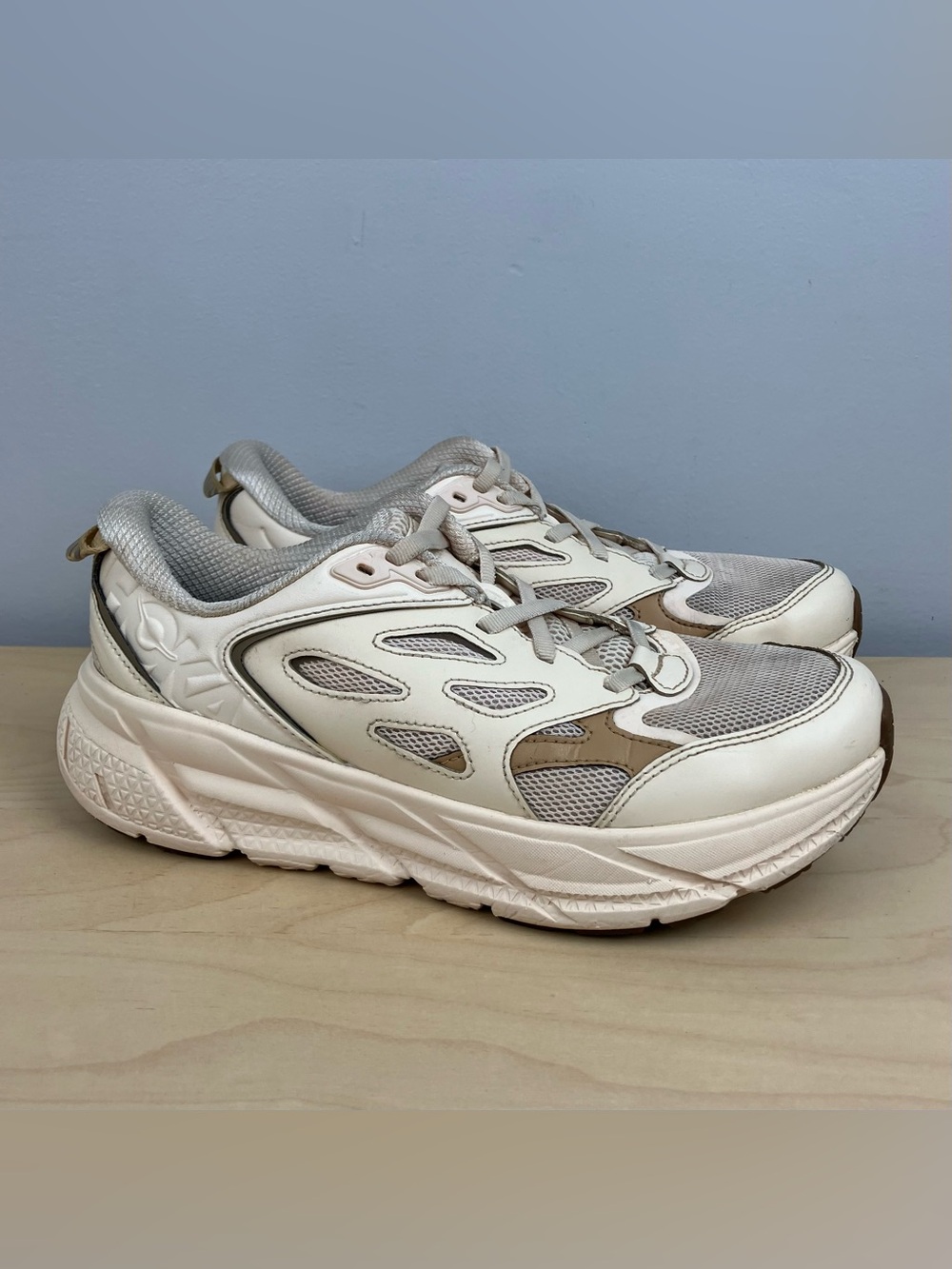Hoka One One Women’s Size 8.0 Clifton L Vanilla Wheat Athletic Running Shoes
